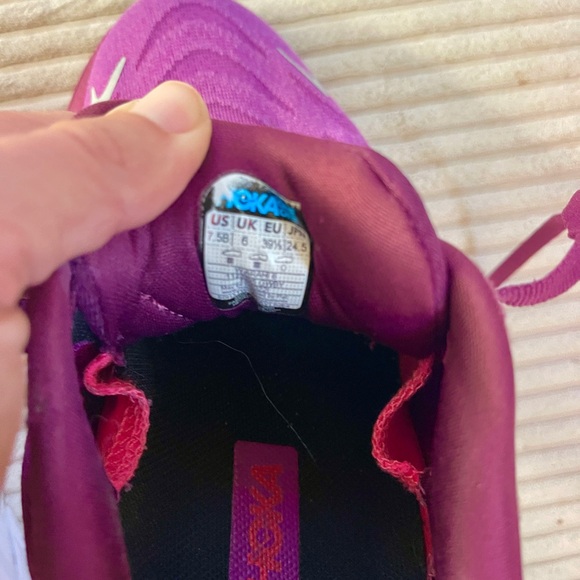 Hoka Arahi 6 Grape Wine / Beautyberry - Picture 8 of 10